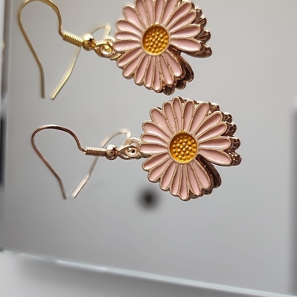 Gold Pink Hippie Daisy earrings  925S With Quality - Picture 2 of 6